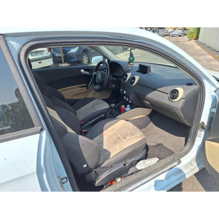 Feu arriere principal droit (feux) AUDI A1 1 Photo n°7