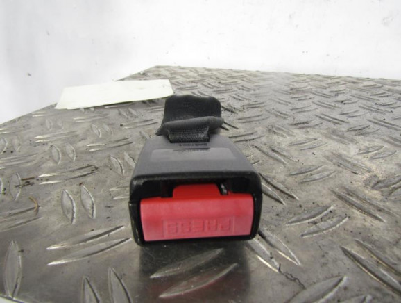 Attache ceinture arriere droit CITROEN SAXO Photo n°1