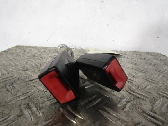 Attache ceinture arriere gauche SEAT TOLEDO 2 Photo n°1