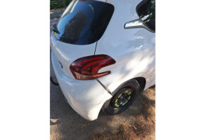 Malle/Hayon arriere PEUGEOT 208 1 Photo n°17