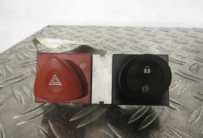 Bouton de warning RENAULT MEGANE 2