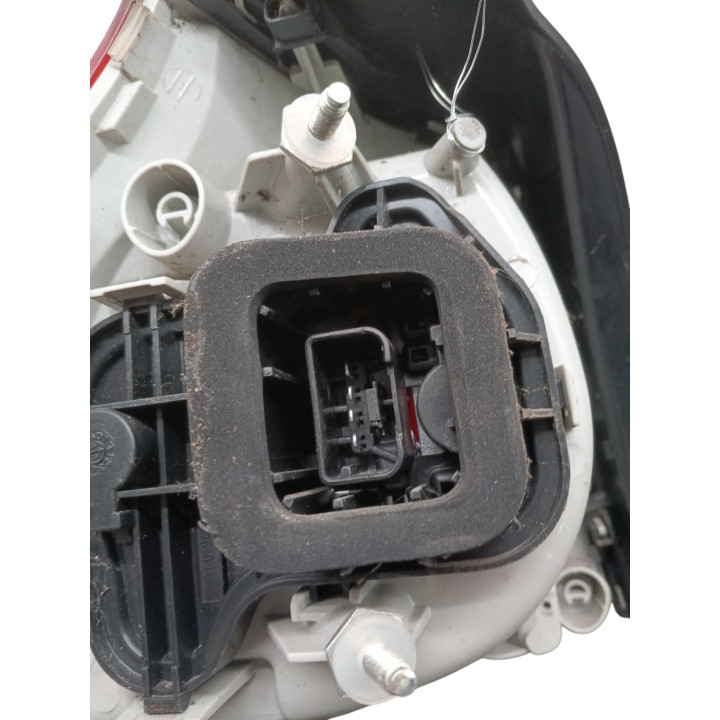Feu arriere principal droit (feux) VOLKSWAGEN GOLF 5 Photo n°4