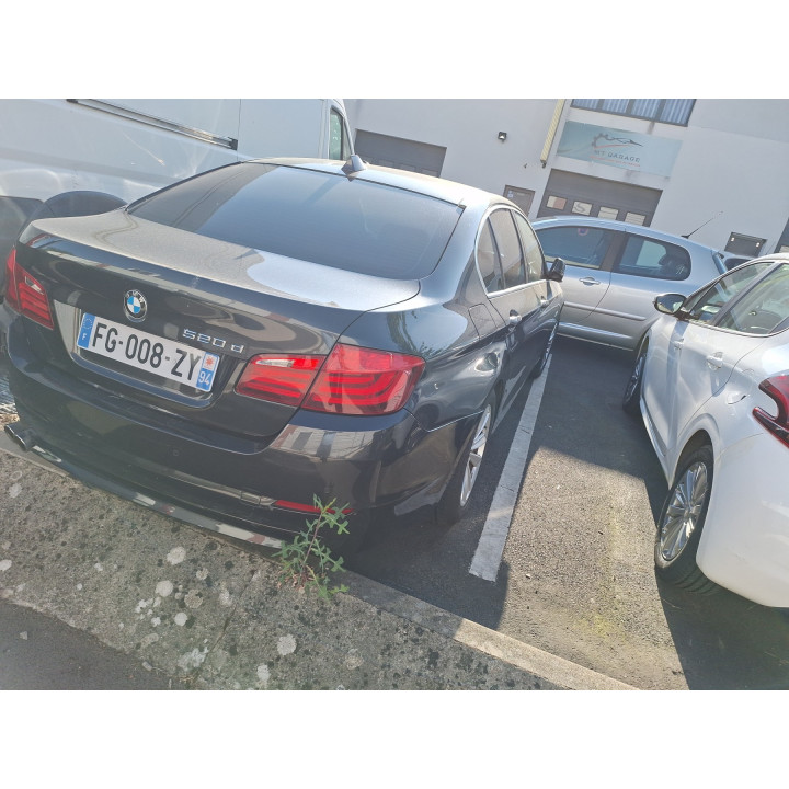 Cache moteur  BMW SERIE 5 F10 Photo n°8