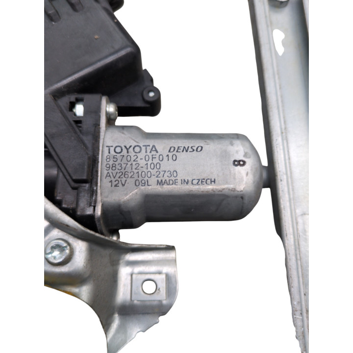 Leve vitre electrique avant gauche TOYOTA YARIS 2 Photo n°3