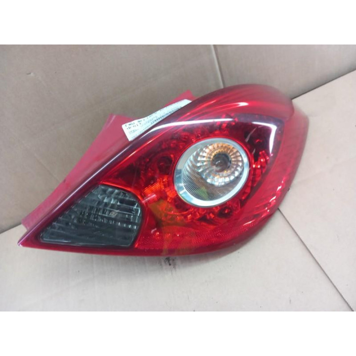 Feu arriere principal droit (feux) OPEL CORSA D Photo n°3