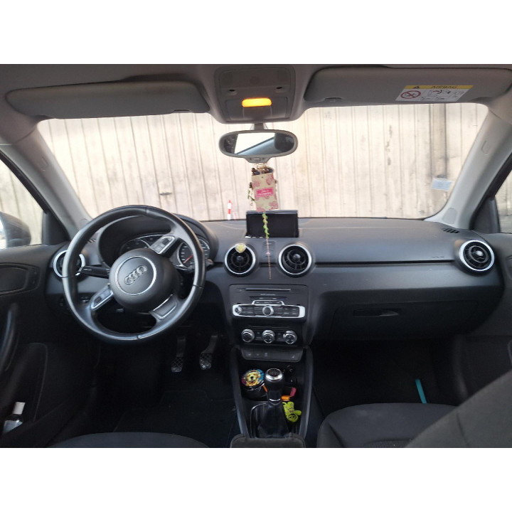 Verin de coffre AUDI A1 1 Photo n°14