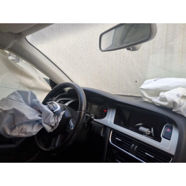 Verin de coffre AUDI A4 3 Photo n°15