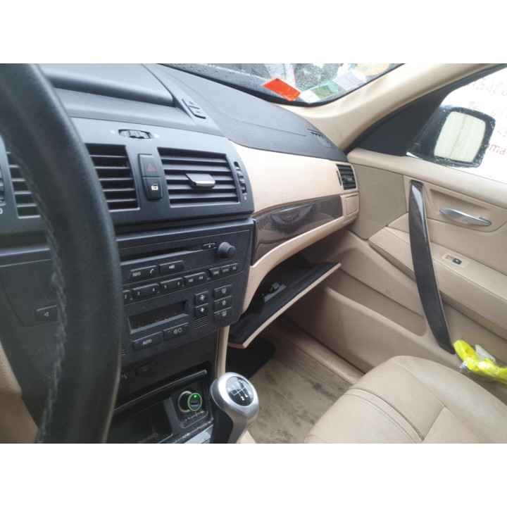 Cache moteur  BMW X3 E83 Photo n°5