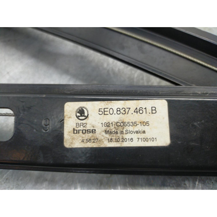 Leve vitre electrique avant gauche SKODA OCTAVIA 3 Photo n°3