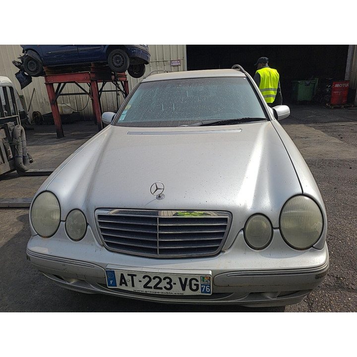 Feu arriere principal droit (feux) MERCEDES CLASSE E 210 Photo n°1
