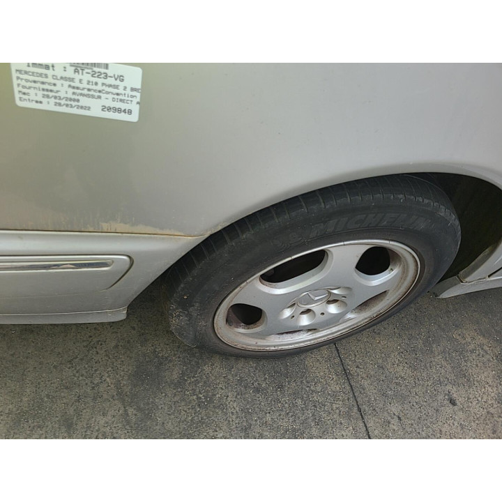 Feu arriere principal droit (feux) MERCEDES CLASSE E 210 Photo n°4