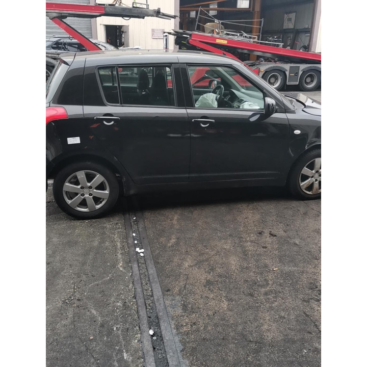 Leve vitre electrique avant gauche SUZUKI SWIFT 3 Photo n°5