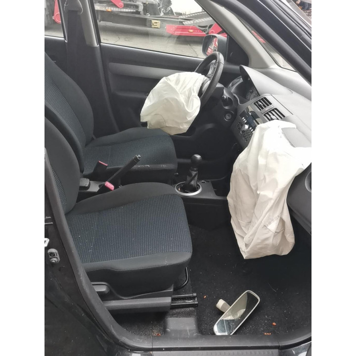 Leve vitre electrique avant gauche SUZUKI SWIFT 3 Photo n°8