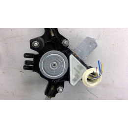 Leve vitre electrique avant gauche TOYOTA COROLLA E21 Photo n°1