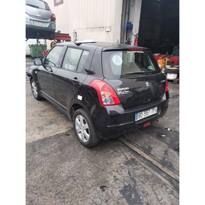 Leve vitre electrique avant gauche SUZUKI SWIFT 3 Photo n°18