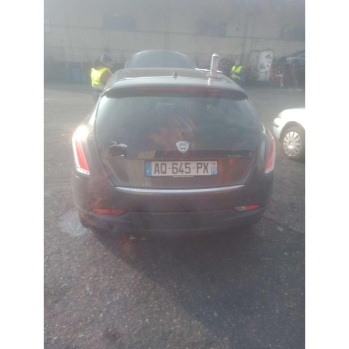Leve vitre electrique avant gauche LANCIA DELTA 3 Photo n°4