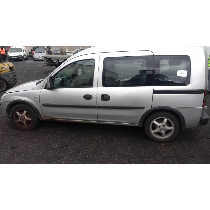 Feu arriere principal droit (feux) OPEL COMBO C Photo n°3