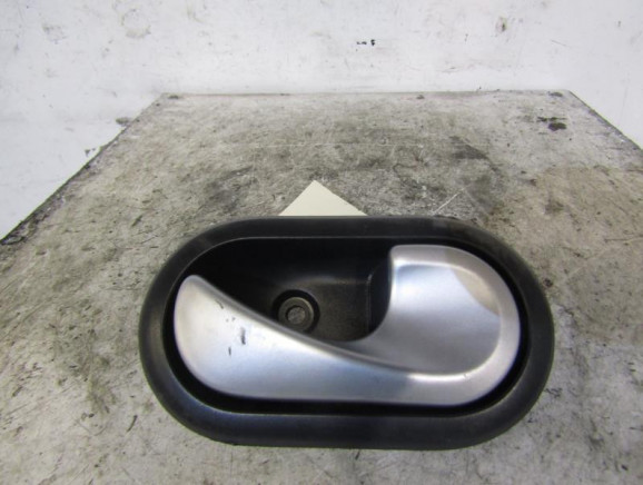 Poignee interieur arriere droit DACIA SANDERO 1 Photo n°1