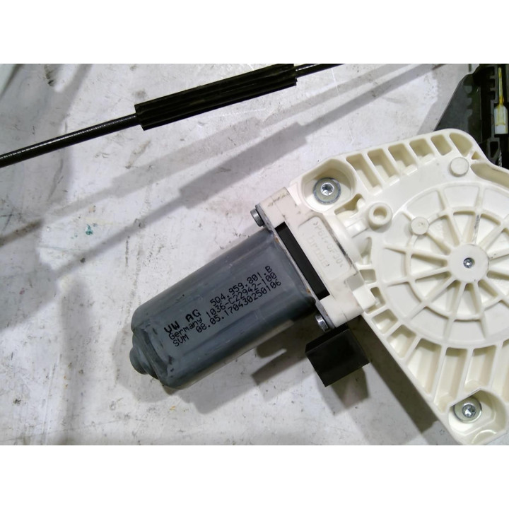 Leve vitre electrique avant gauche VOLKSWAGEN PASSAT 7 Photo n°3