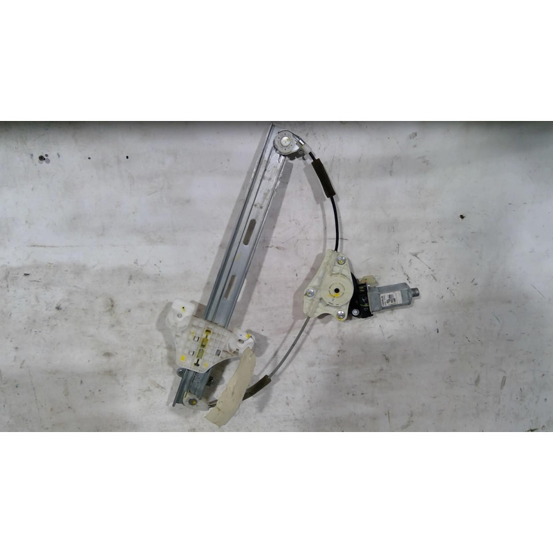 Leve vitre electrique arriere droit HYUNDAI I 20 2 Photo n°1