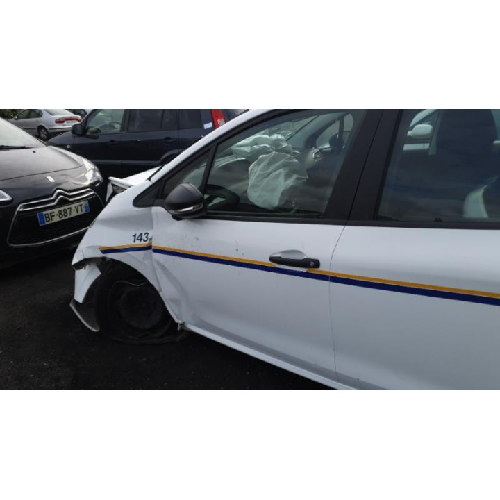 Moteur essuie glace avant PEUGEOT 208 1 Photo n°9