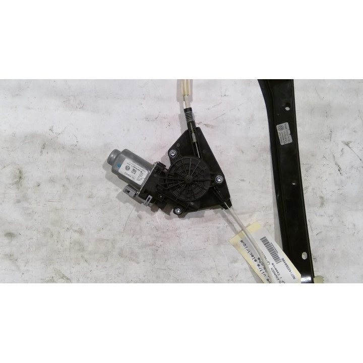 Leve vitre electrique avant gauche VOLKSWAGEN UP Photo n°2
