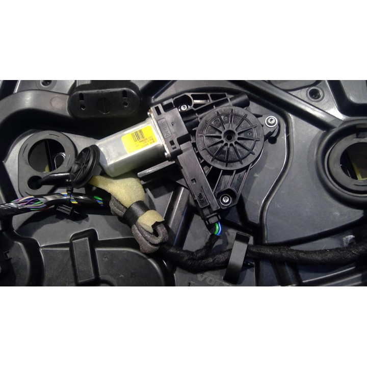 Leve vitre electrique avant gauche VOLVO V 60 2 Photo n°2