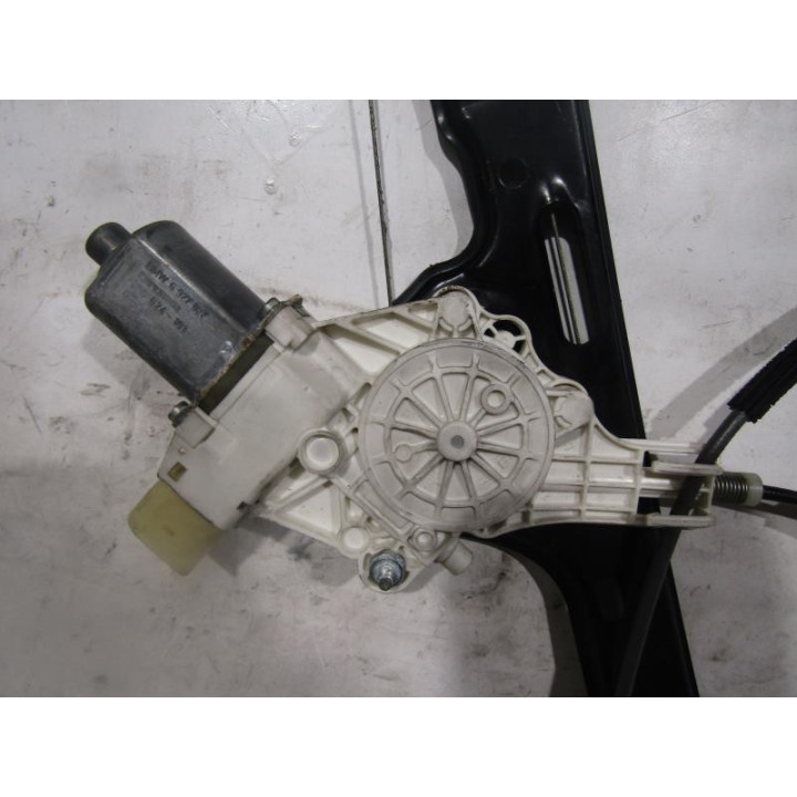 Leve vitre electrique avant gauche BMW SERIE 1 E87 Photo n°2