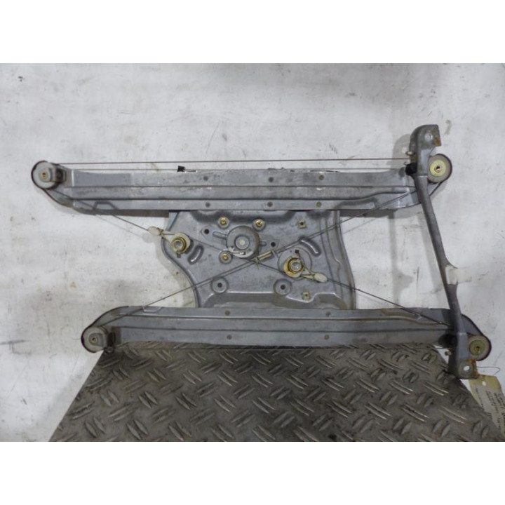 Leve vitre electrique avant gauche MITSUBISHI GRANDIS Photo n°1