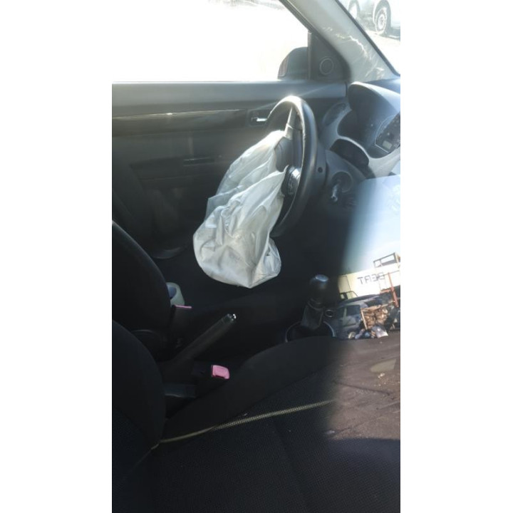 Leve vitre electrique avant gauche SUZUKI SWIFT 3 Photo n°4