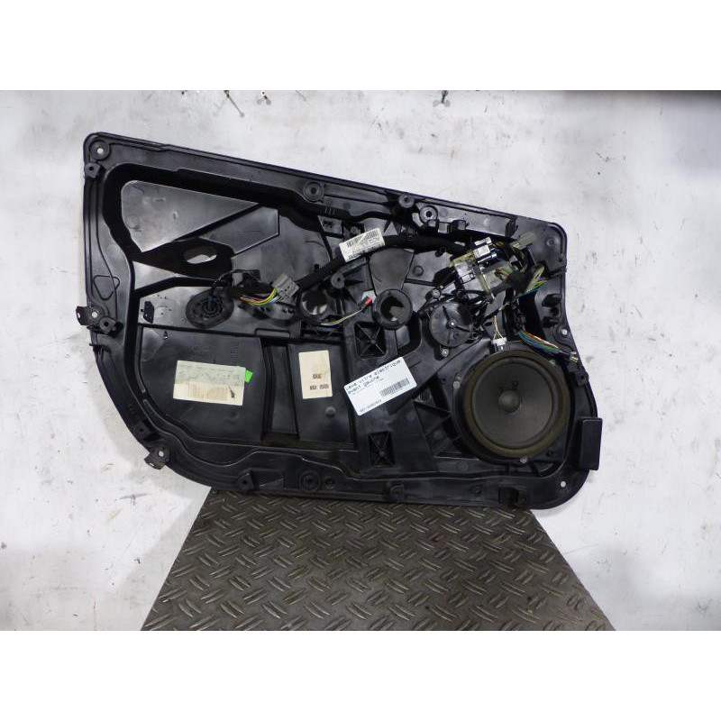 Leve vitre electrique avant gauche FORD FIESTA 6 Photo n°1