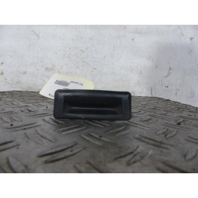 Bouton de coffre AUDI A1 1 Photo n°1
