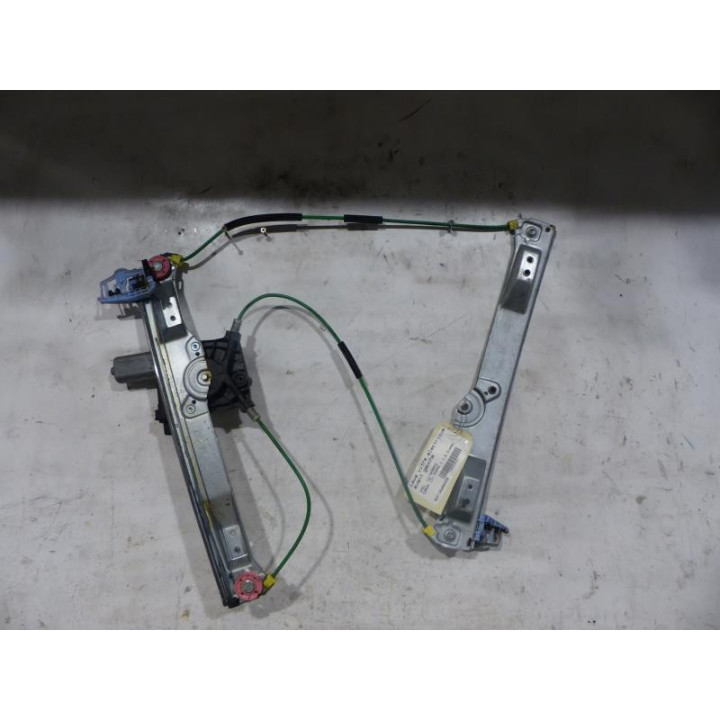 Leve vitre electrique avant gauche OPEL CORSA D Photo n°1