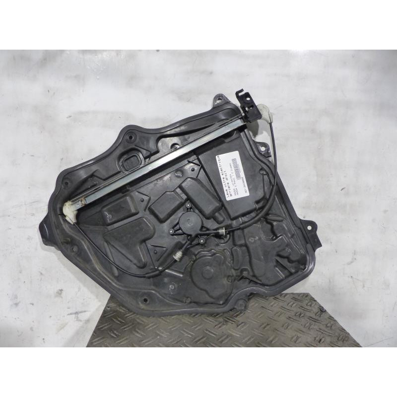 Leve vitre electrique arriere droit MAZDA 5 1 Photo n°1