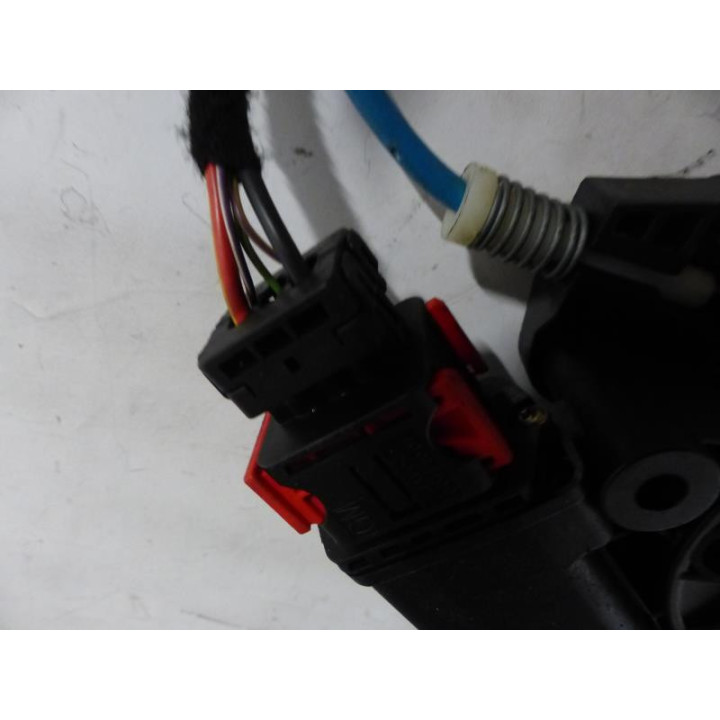 Leve vitre electrique avant gauche OPEL CORSA D Photo n°2