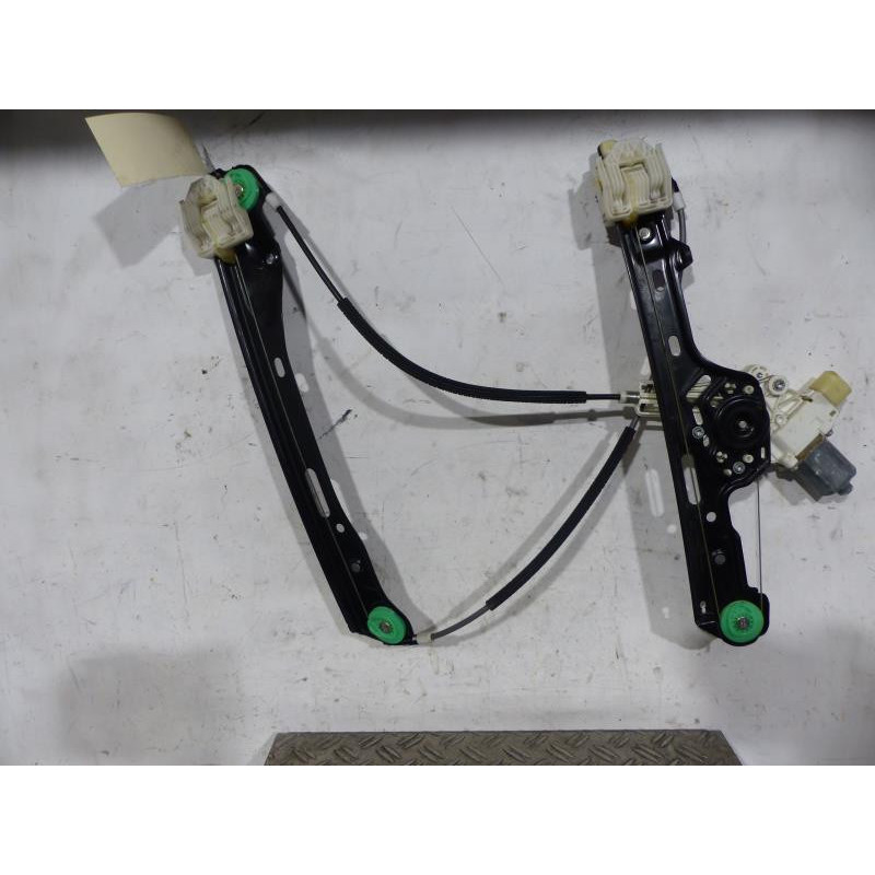 Leve vitre electrique avant droit BMW SERIE 1 E87 Photo n°1