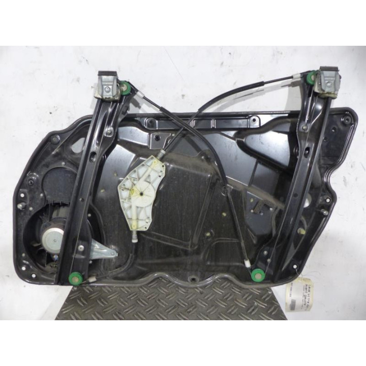 Leve vitre electrique avant gauche VOLKSWAGEN PASSAT 6 Photo n°3