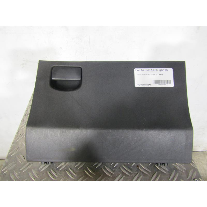 Porte boite a gants TOYOTA YARIS 2 Photo n°1