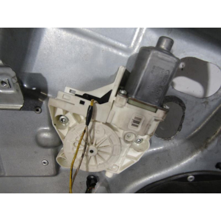 Leve vitre electrique avant gauche FORD FOCUS 2 Photo n°3