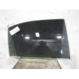 Vitre arriere droit TOYOTA AVENSIS 2 Photo n°1