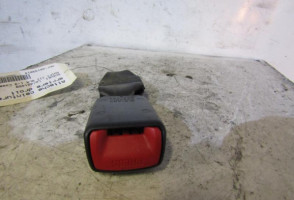 Attache ceinture arriere droit SUZUKI SWIFT 3
