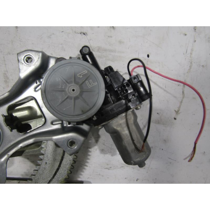 Leve vitre electrique avant gauche DAIHATSU SIRION 2 Photo n°3