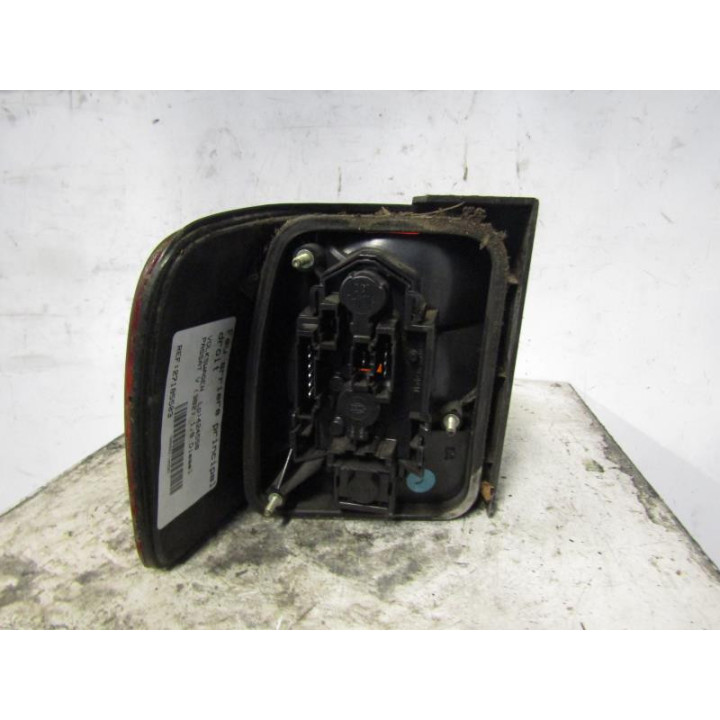 Feu arriere principal droit (feux) VOLKSWAGEN PASSAT 4 Photo n°2