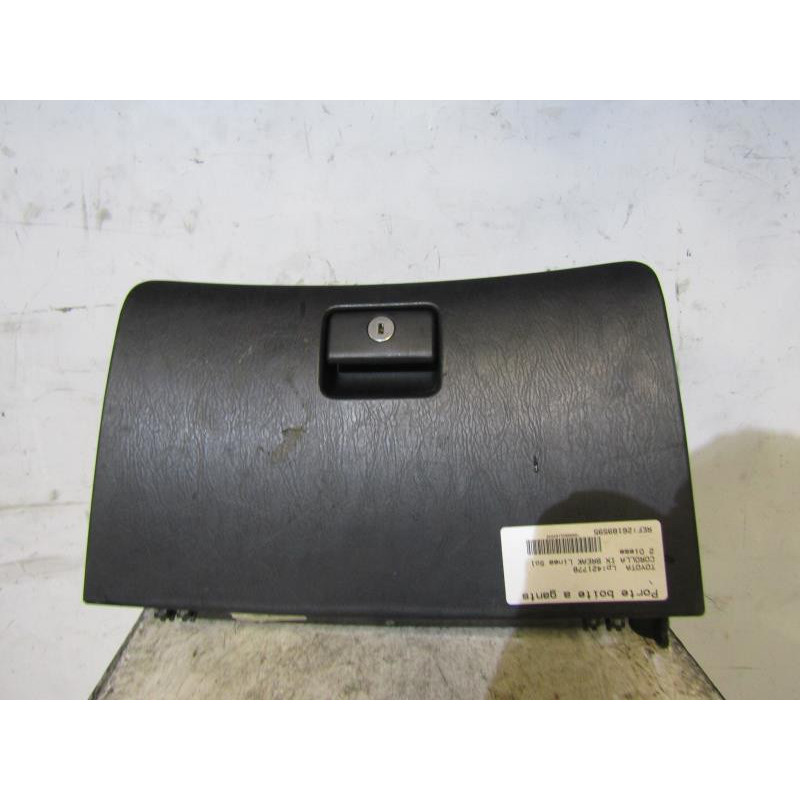 Porte boite a gants TOYOTA COROLLA 10 Photo n°1