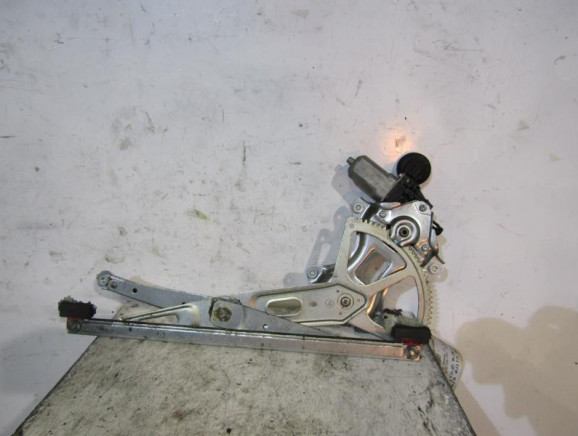 Leve vitre electrique arriere droit TOYOTA PRIUS 2 Photo n°1