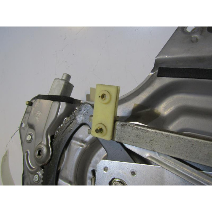 Leve vitre electrique avant gauche HYUNDAI TRAJET Photo n°5