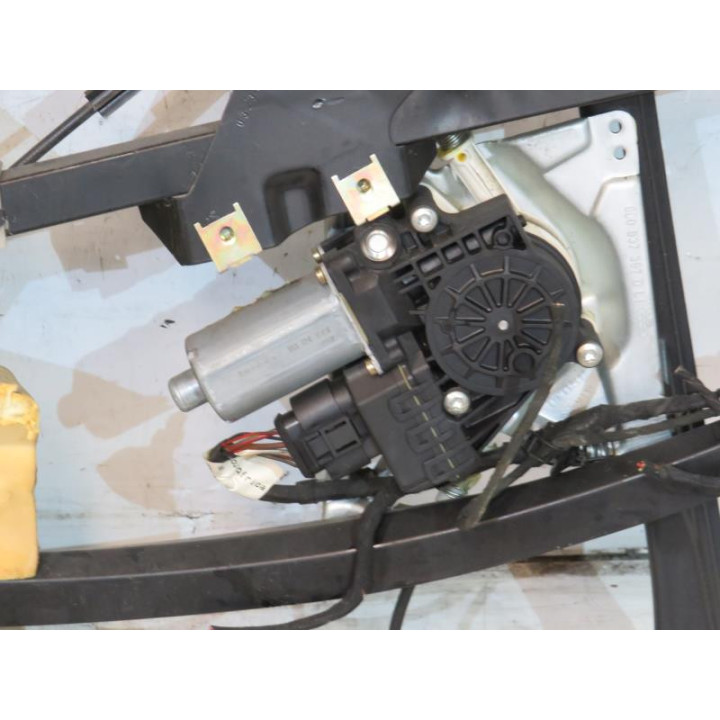 Leve vitre electrique avant gauche AUDI A4 1 Photo n°4