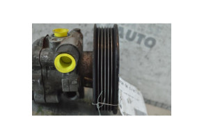 Pompe de direction HYUNDAI TRAJET Photo n°2
