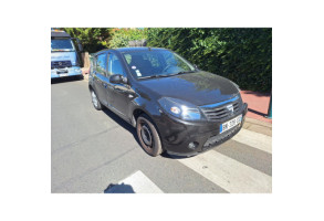 Calandre DACIA SANDERO 1 Photo n°10