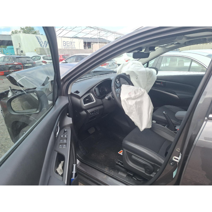 Attache ceinture arriere droit SUZUKI SX4 3 S-CROSS Photo n°12